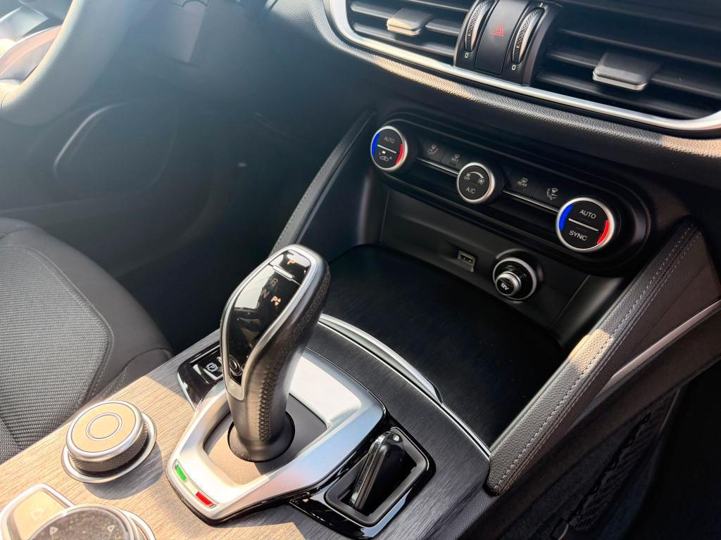 Alfa Romeo Stelvio 2.2 t Business rwd 160cv auto