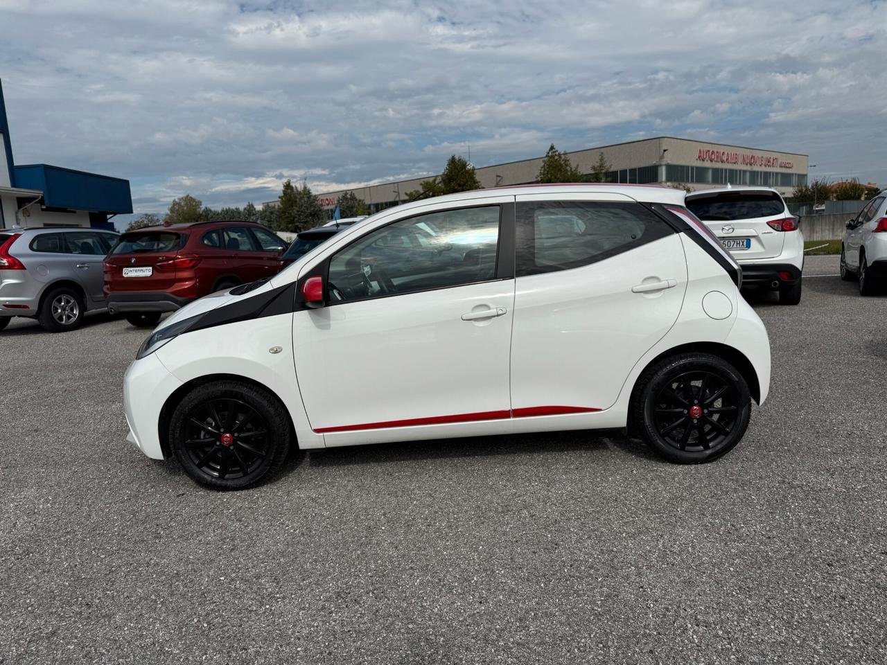 Toyota Aygo 1.0 Benzina 69 CV 5 porte x-play