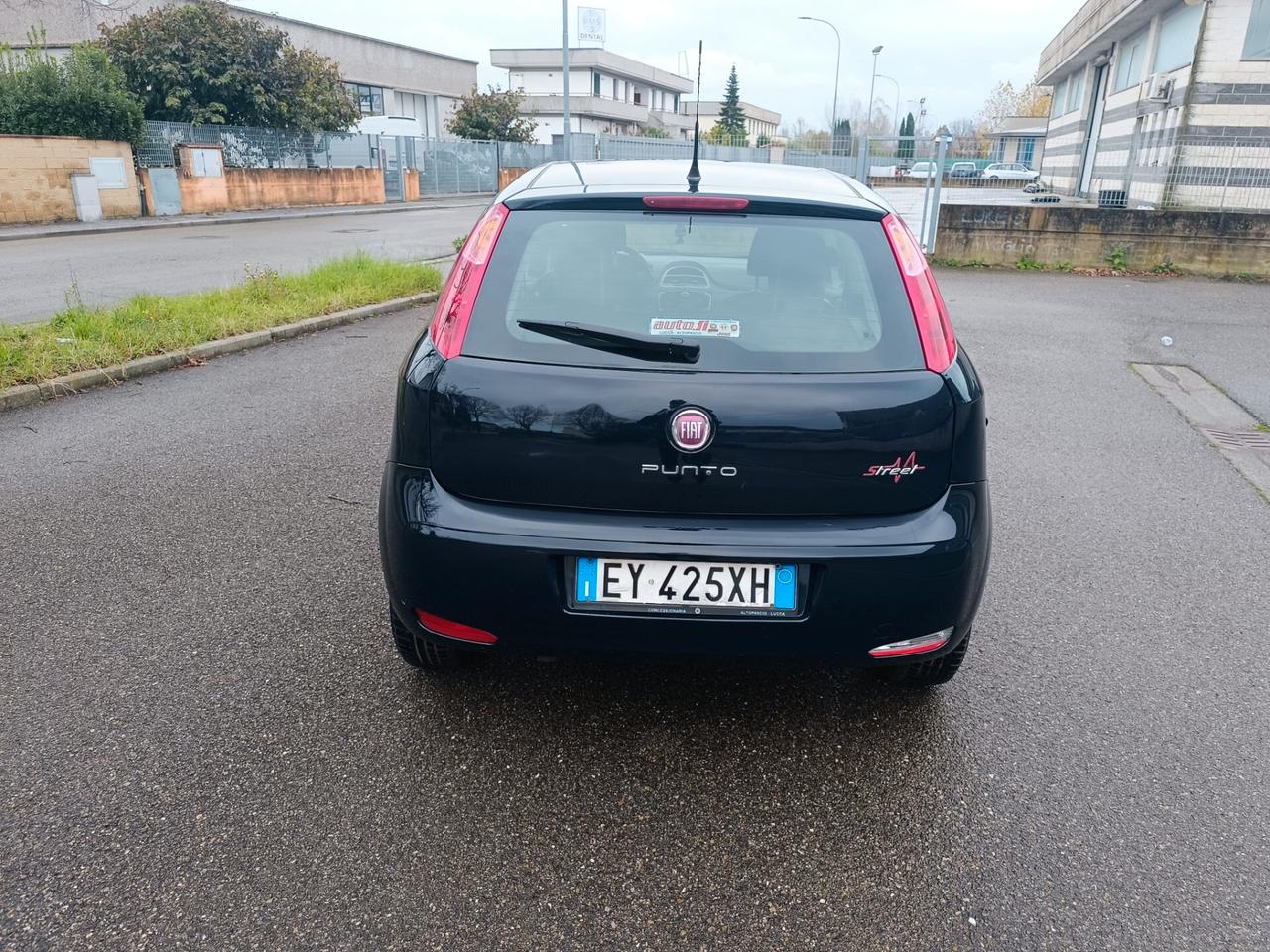 Fiat Punto 1.4 natural Power 2015 SOLO 134.000 KM