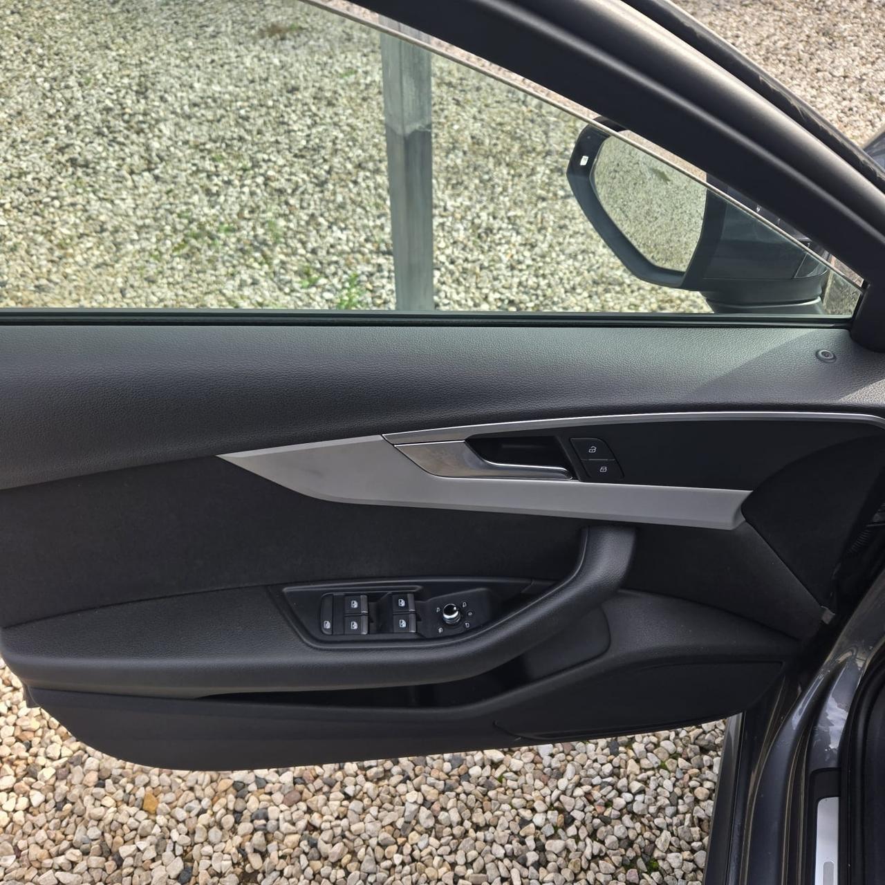 Audi A4 Avant 2.0 TDI 150 CV S tronic Business
