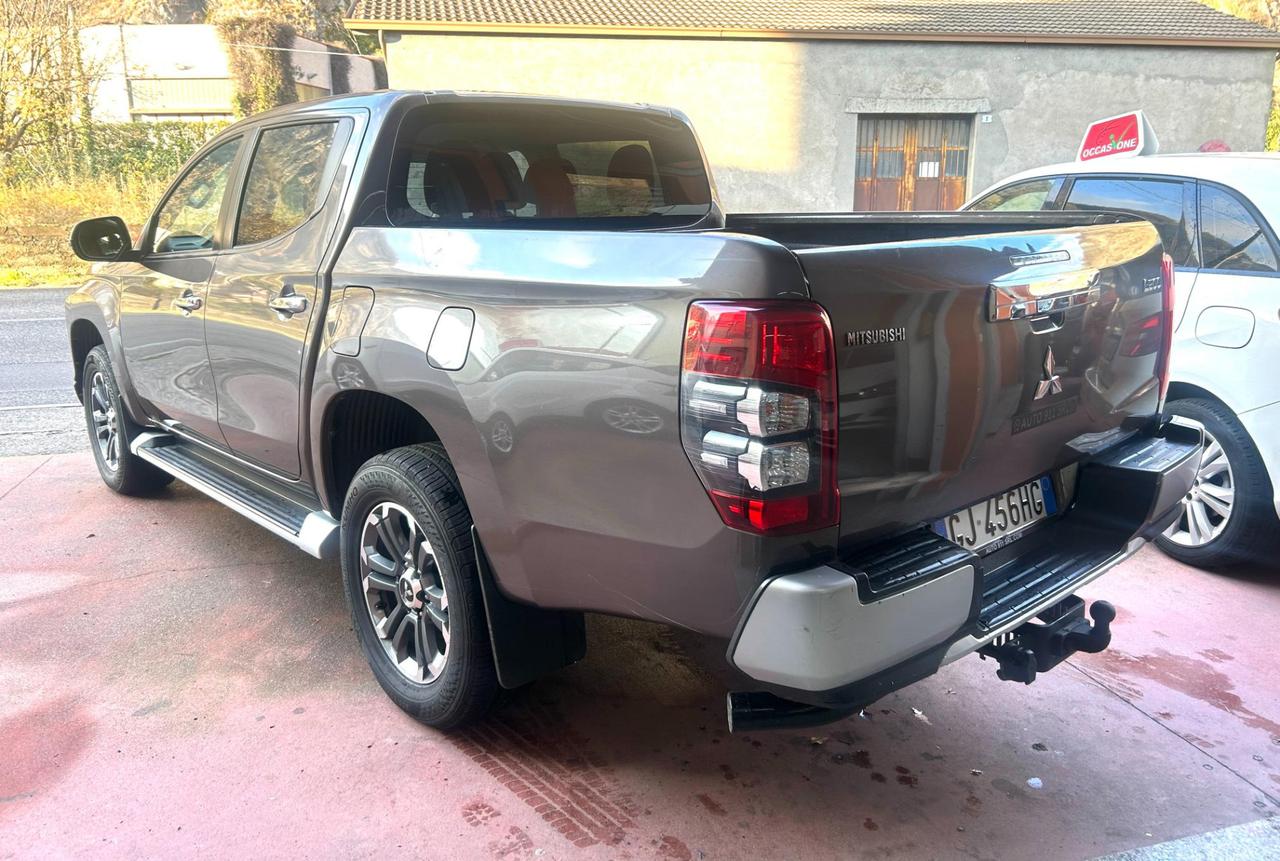 Mitsubishi L200 Double Cab L200 d.cab 2.3d Intense 4wd 150cv