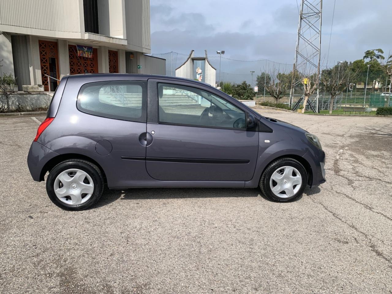 Utilitaria 1.2 benzina neopatentati