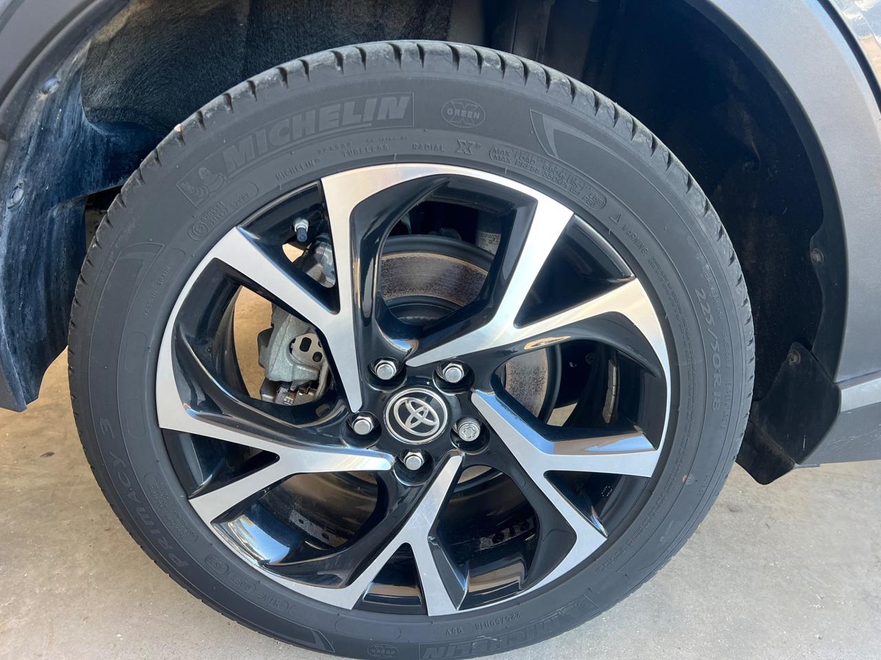 Toyota C-HR 1.8 Hybrid E-CVT Business