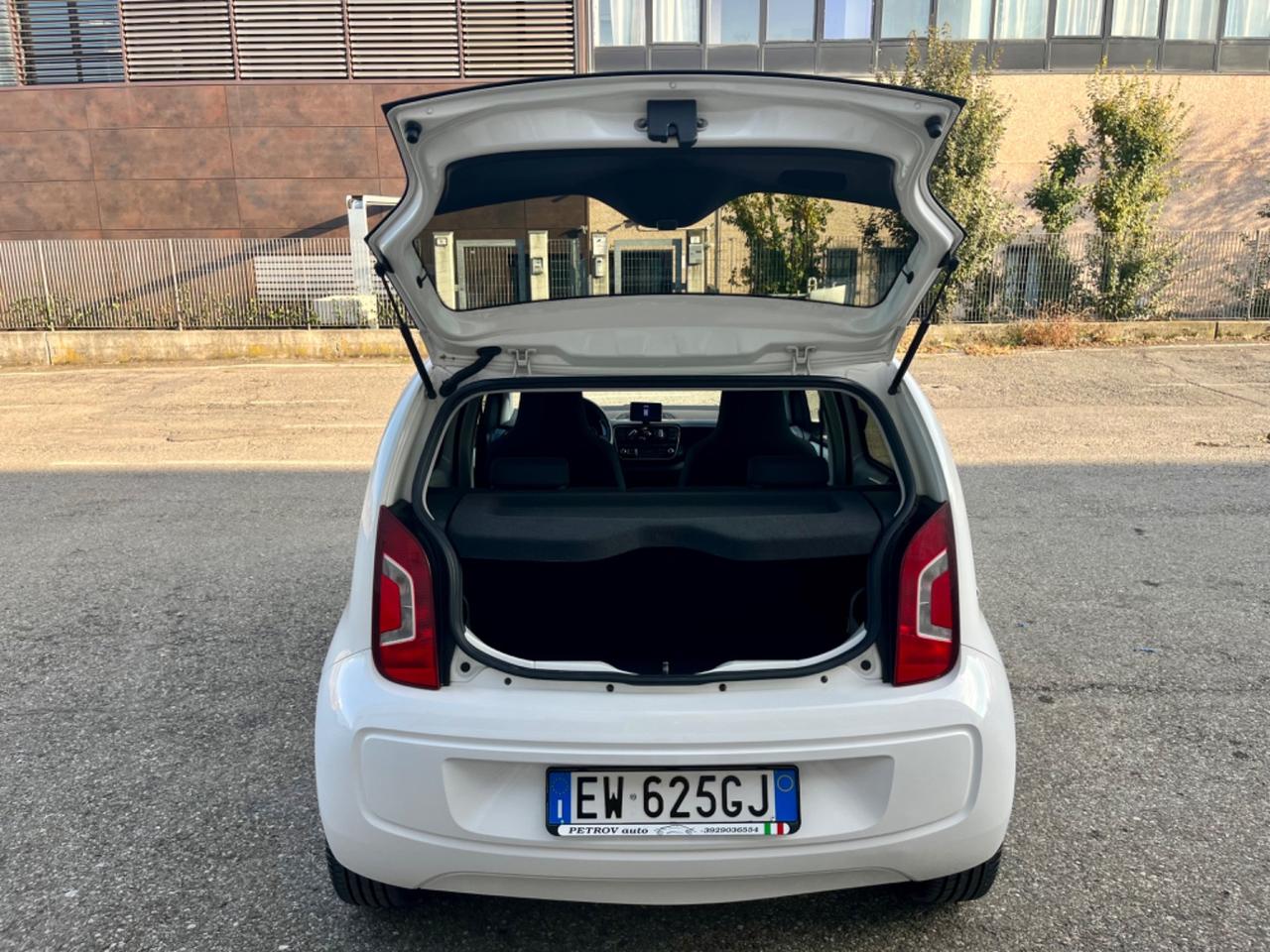 VW Up 1.0benz 2014 144.000km perfetta per neopatentati