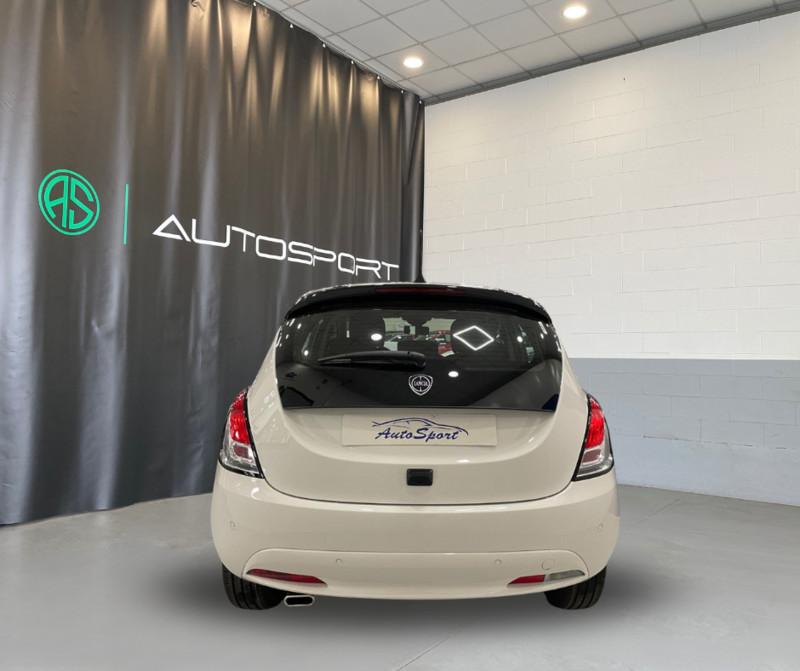 Lancia Ypsilon 1.0 FireFly 5 porte S&S Hybrid Platino