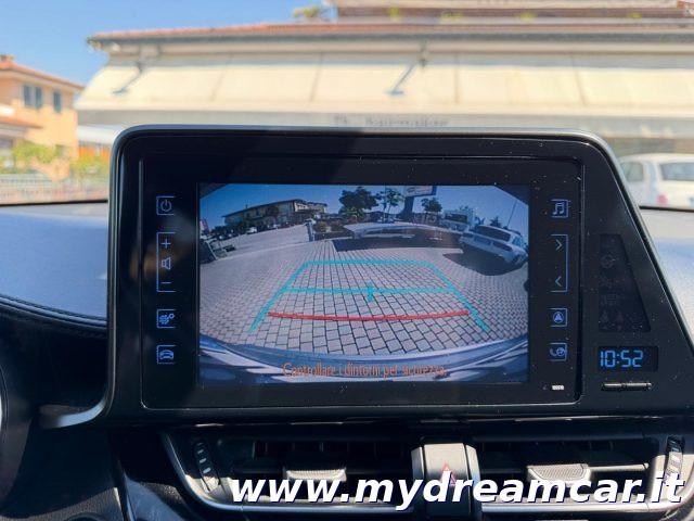 TOYOTA C-HR 1.8 Hybrid E-CVT Business