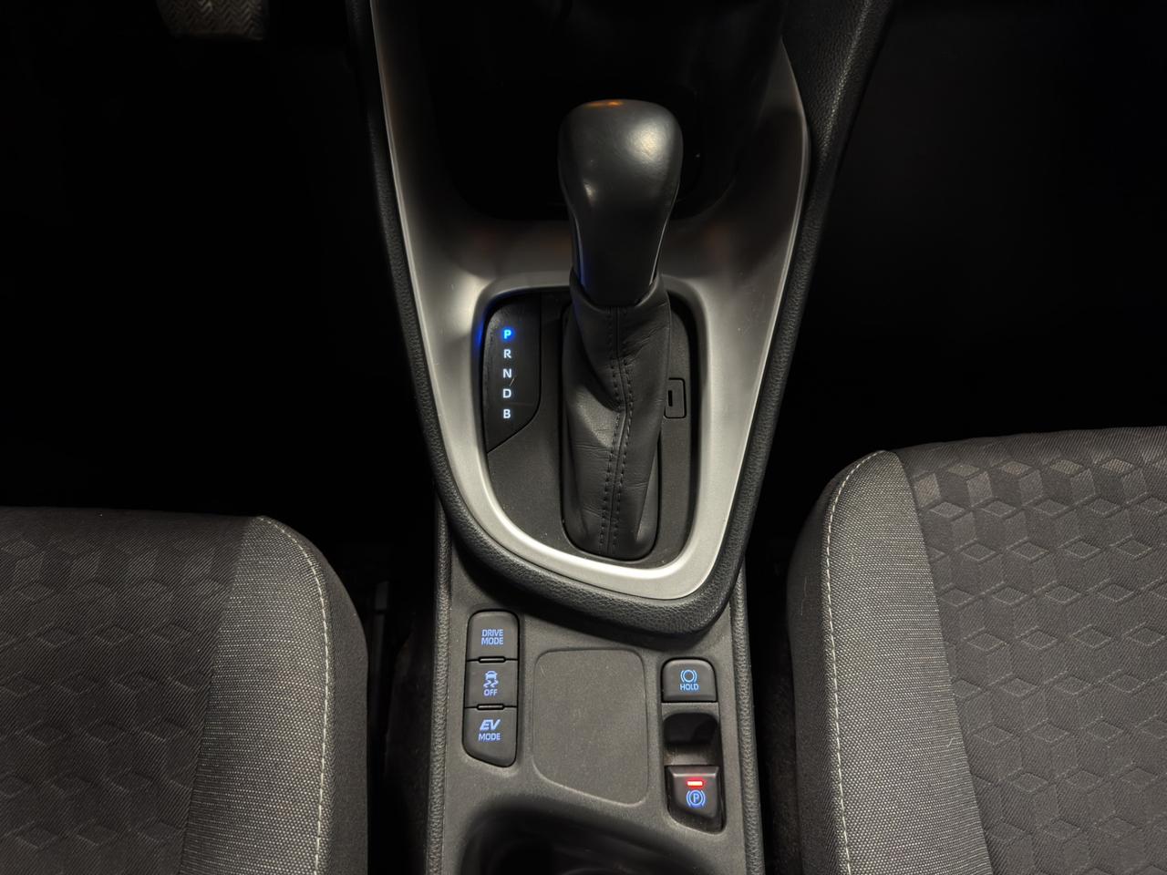 Toyota Yaris 1.5h Business