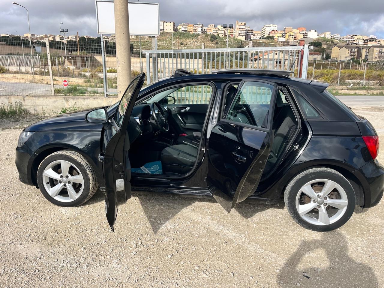 Audi A1 SPB 1.6 TDI Sportbak 2012 tetto apribile