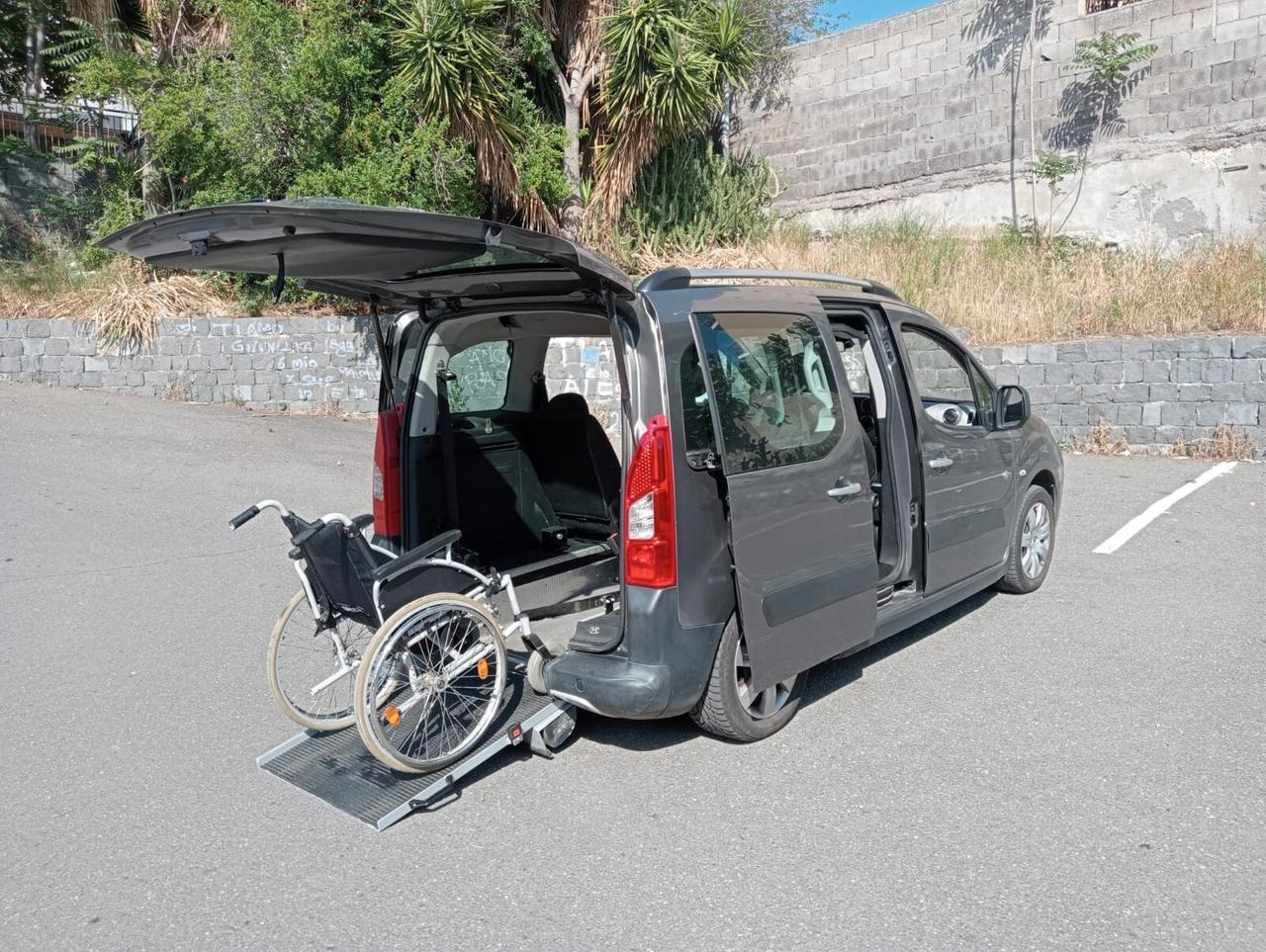 Peugeot Partner Tepee ribassato rampa disabili