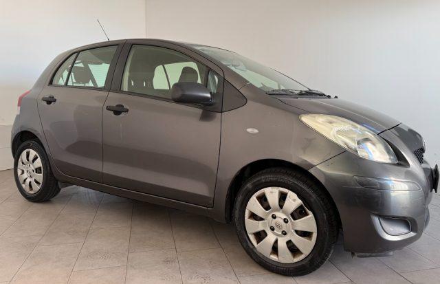 TOYOTA Yaris 1.0 5 porte Luxury pack