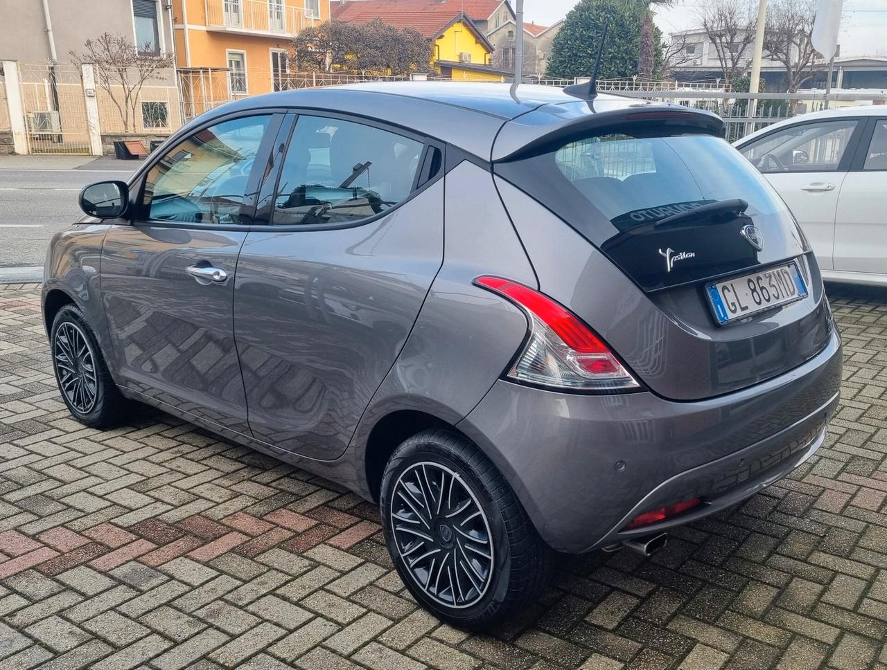Lancia Ypsilon 1.2 69 CV 5 porte GPL Gold
