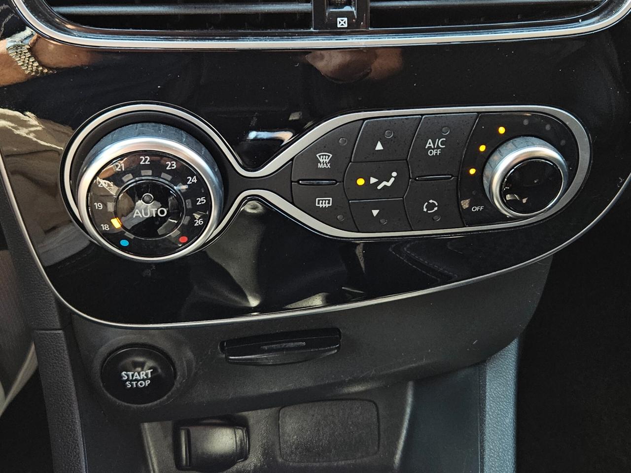 RENAULT CLIO 1500 DCI MOSCHINO KM CERTIFICATI