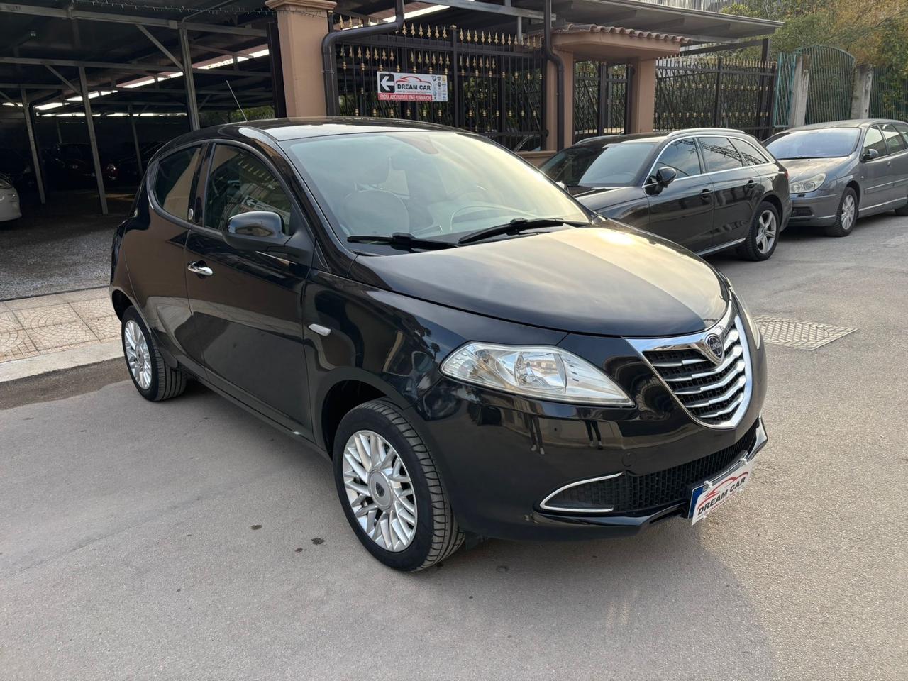Lancia Ypsilon 1.2 69 CV 5 porte GPL Ecochic Platinum