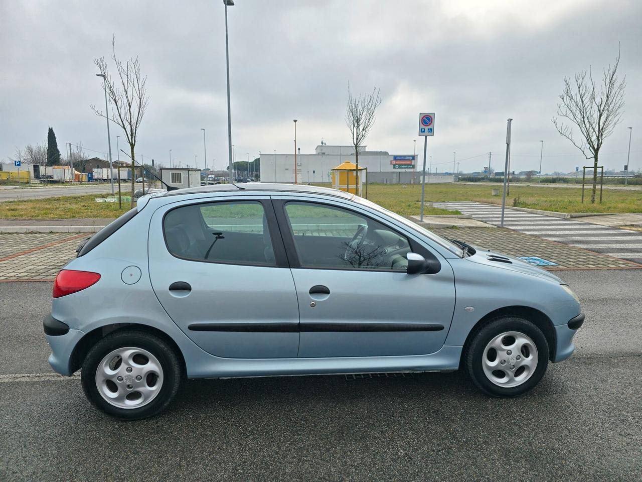 Peugeot 206 1.4 Benzina NEOPATENTATI