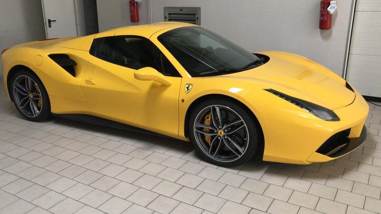 FERRARI 488 Spider | Iva esposta