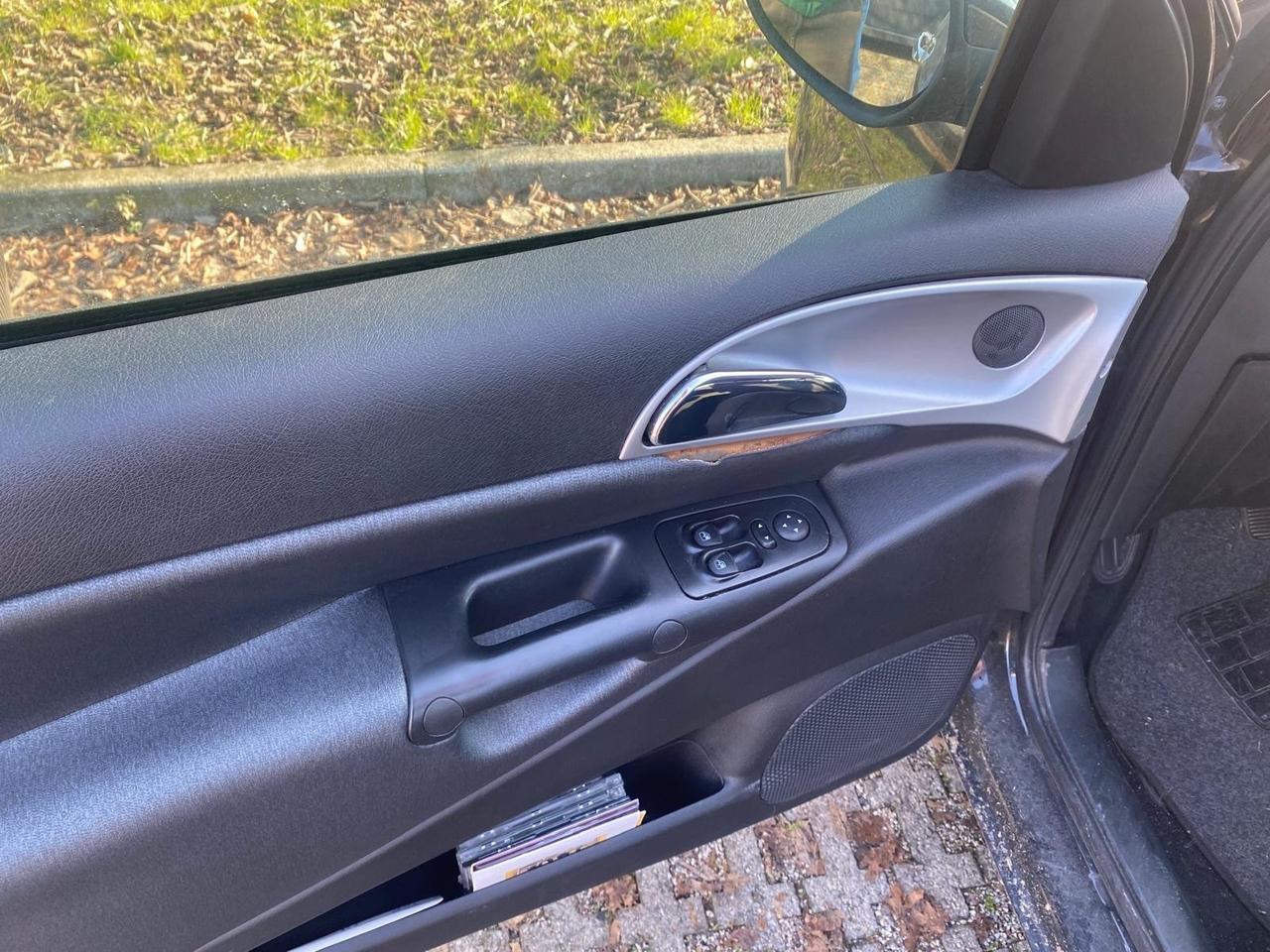 Lancia Ypsilon 1.2 Oro