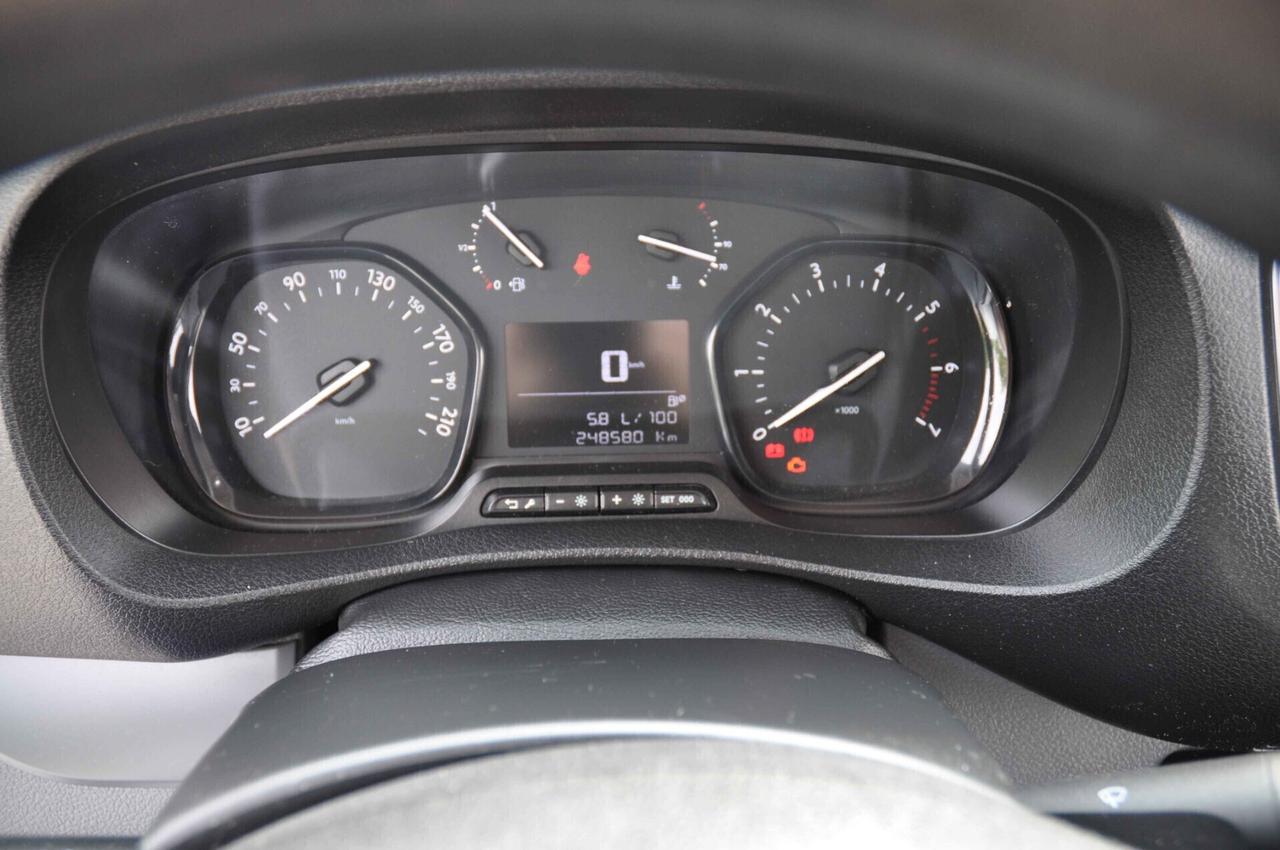 Peugeot Traveller Expert 1.6 BlueHdi 9 Posti