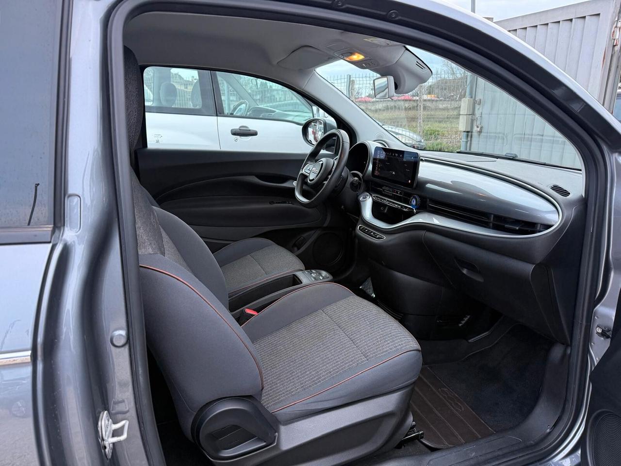 Fiat 500 500e Berlina 42 kWh Passion