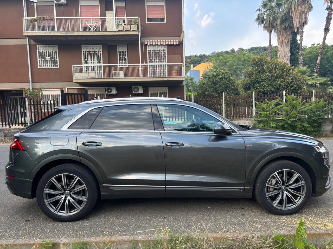 Audi Q8 50 TDI FULL OPTIONAL