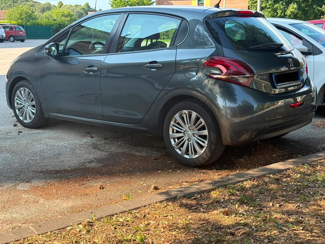 Peugeot 208 PureTech 82 5 porte Allure