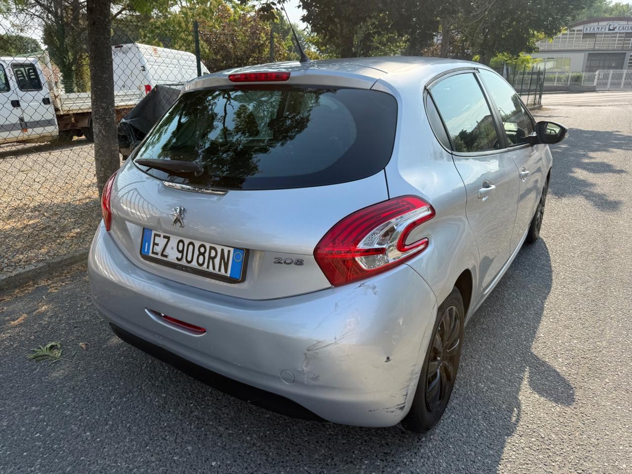 Peugeot 208 PureTech 82 5 porte Allure