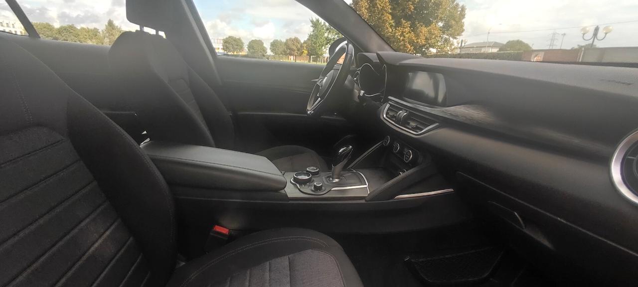 Alfa Romeo Stelvio 2.2 Turbodiesel 180 CV AT8 Q4 BUSINESS