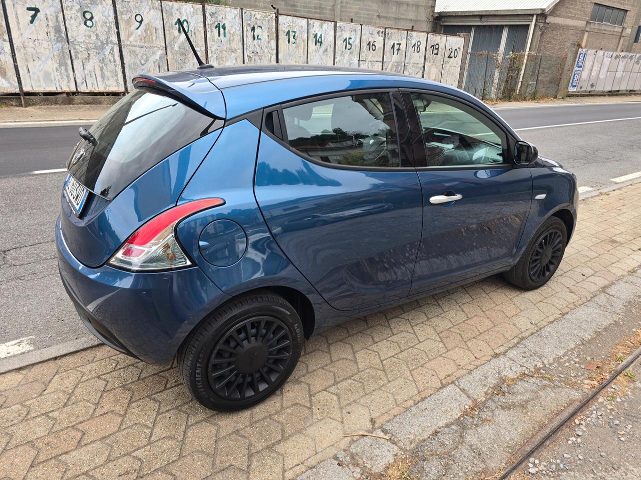 Lancia Ypsilon 1.2 69 CV 5 porte GPL Gold