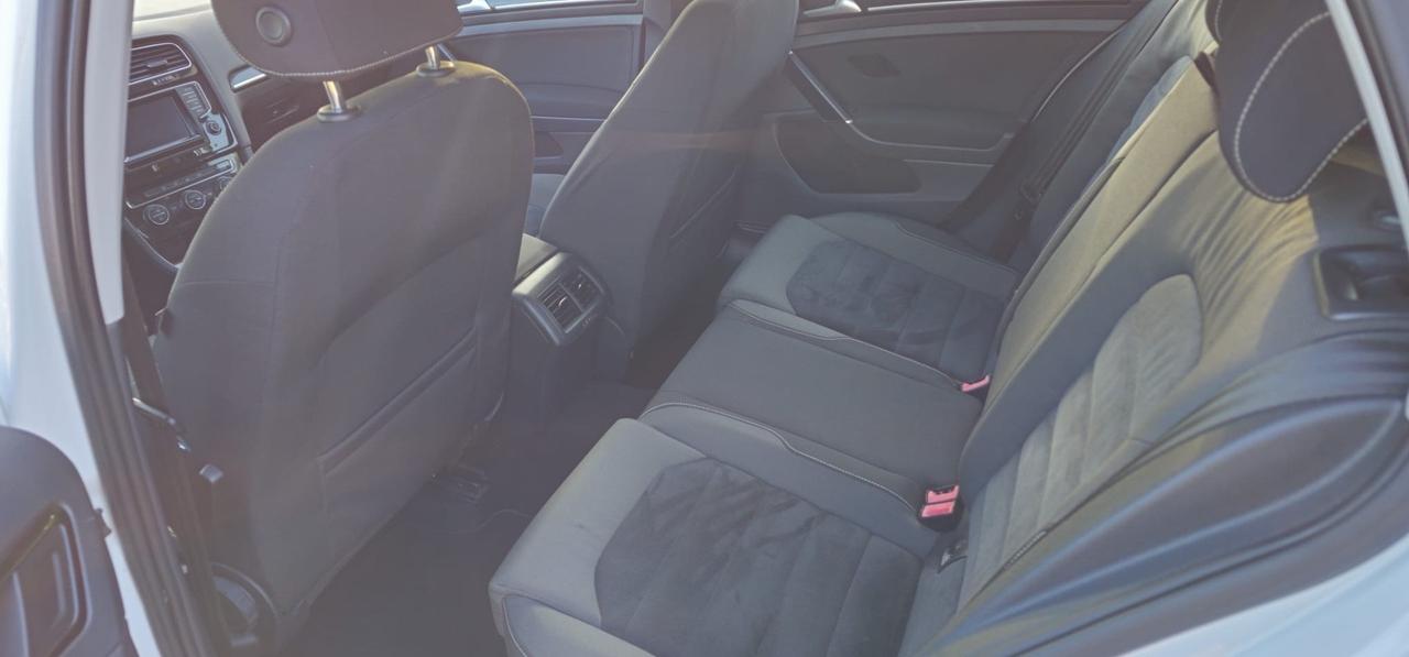 Volkswagen Golf 1.6 TDI 5p. Trendline BlueMotion Technology