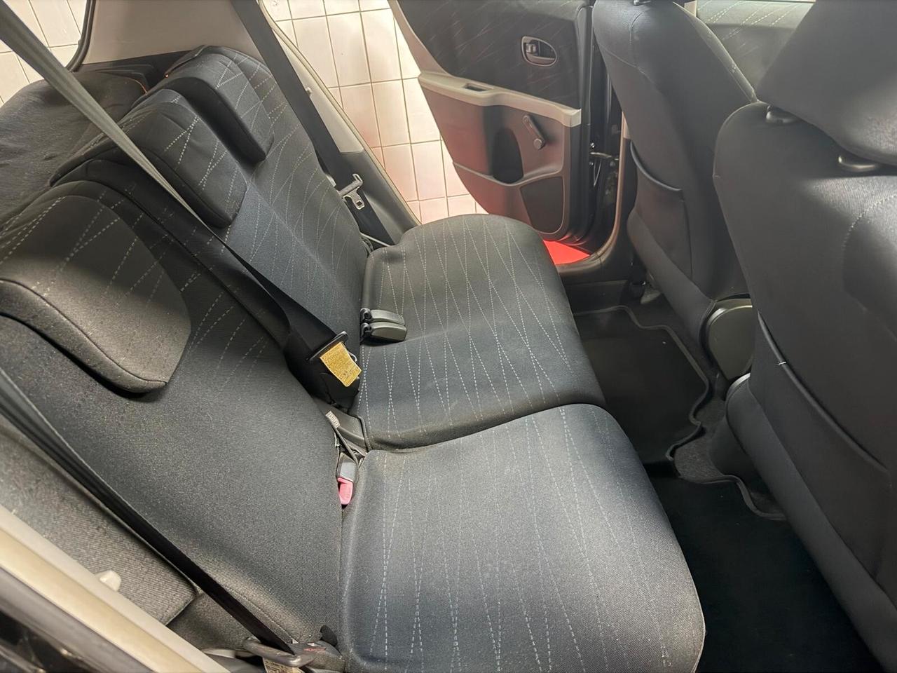 Toyota Yaris 1.3 5 porte Sol