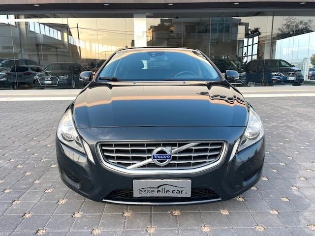 Volvo V60 D3 Kinetic 2013