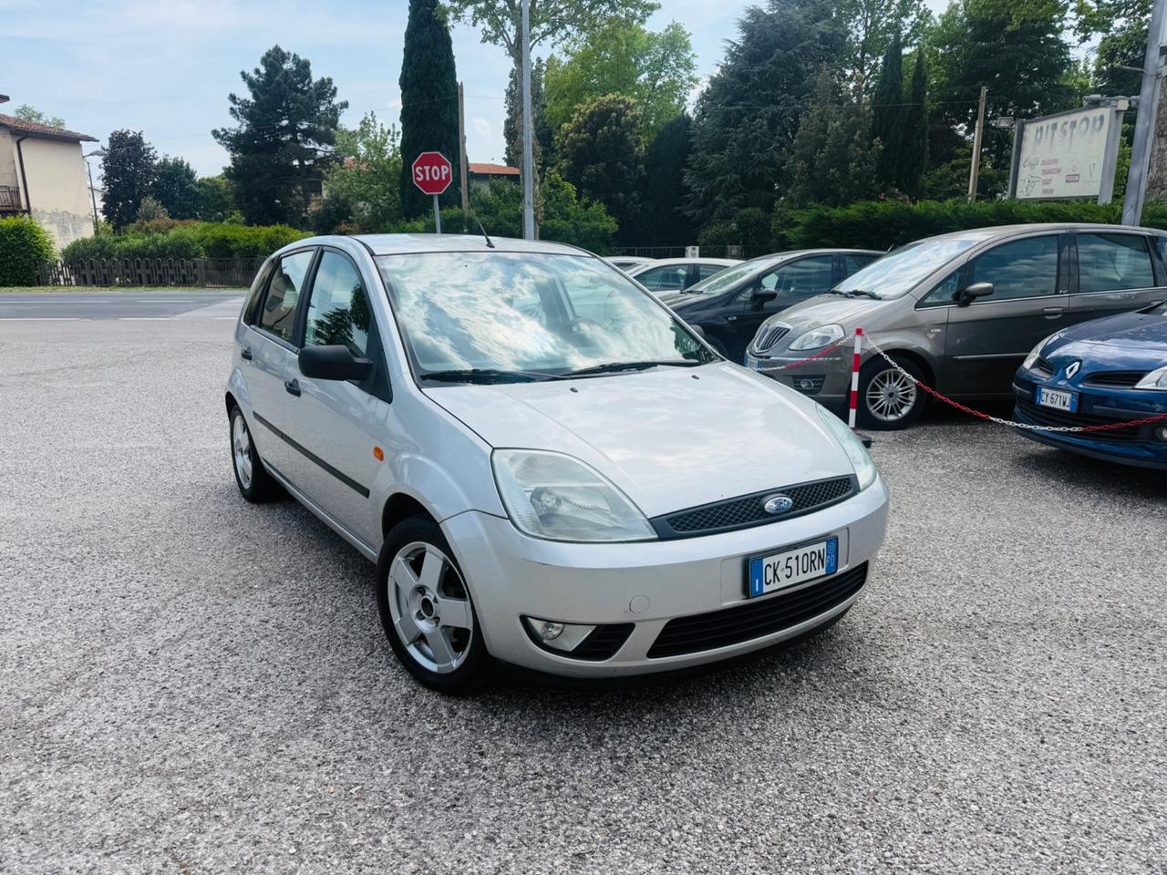 Ford Fiesta 1.4 16V 5p. Ghia