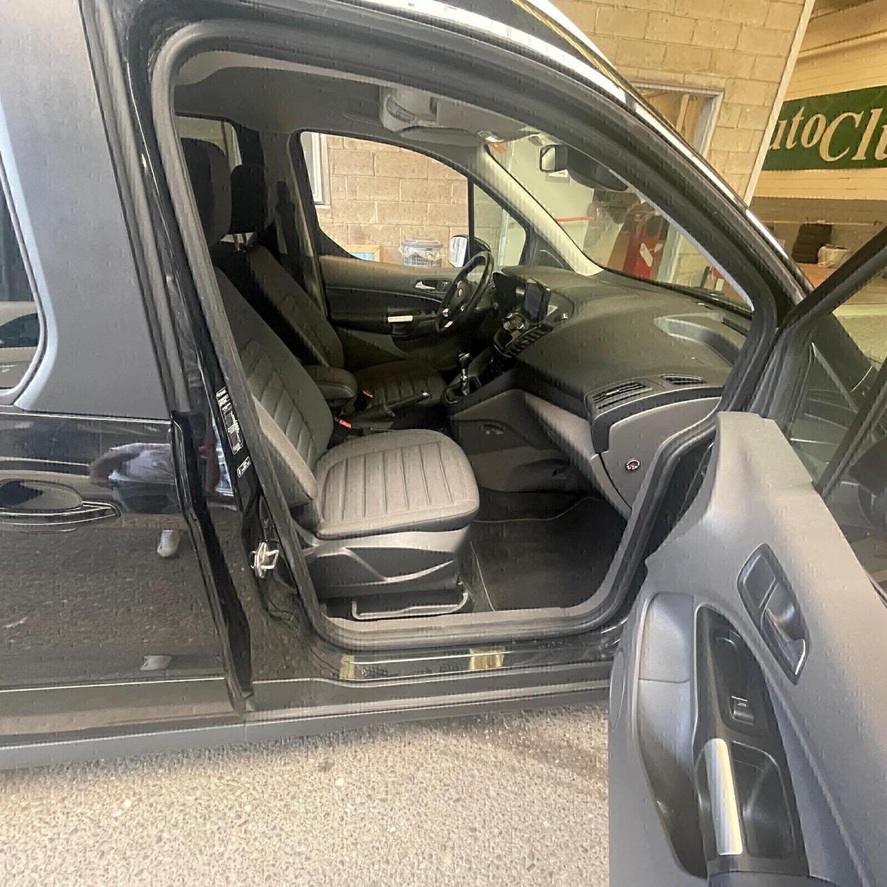 FORD TOURNEO CONNECT 1.5 TDCi 120Cv. TITANIUM