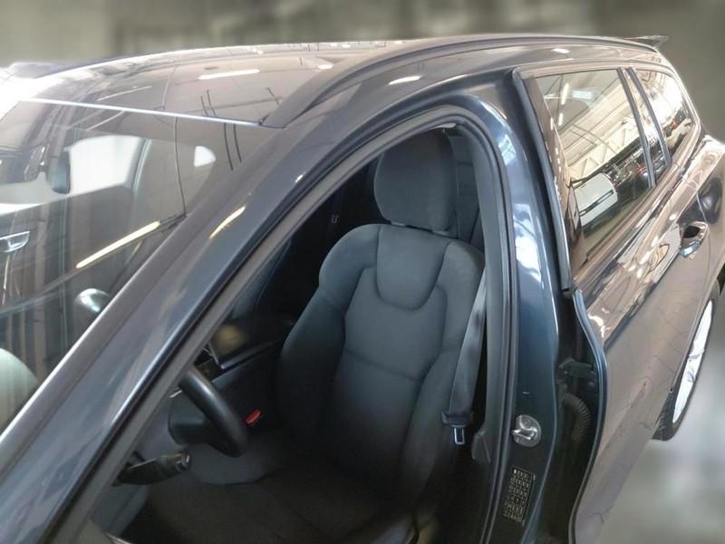 VOLVO V60 B4 D AUTOM. MOMENTUM BUSINESS STATION WAGON