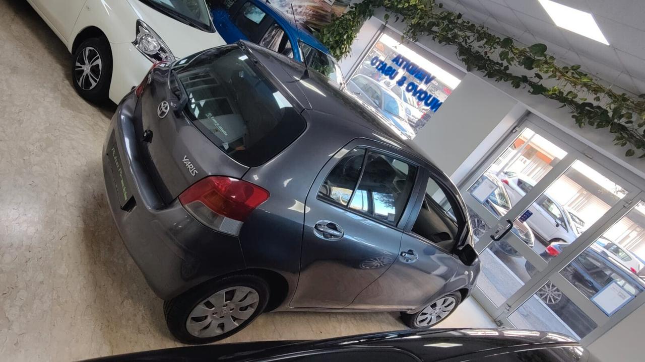 Toyota Yaris 1.0 5 Porte