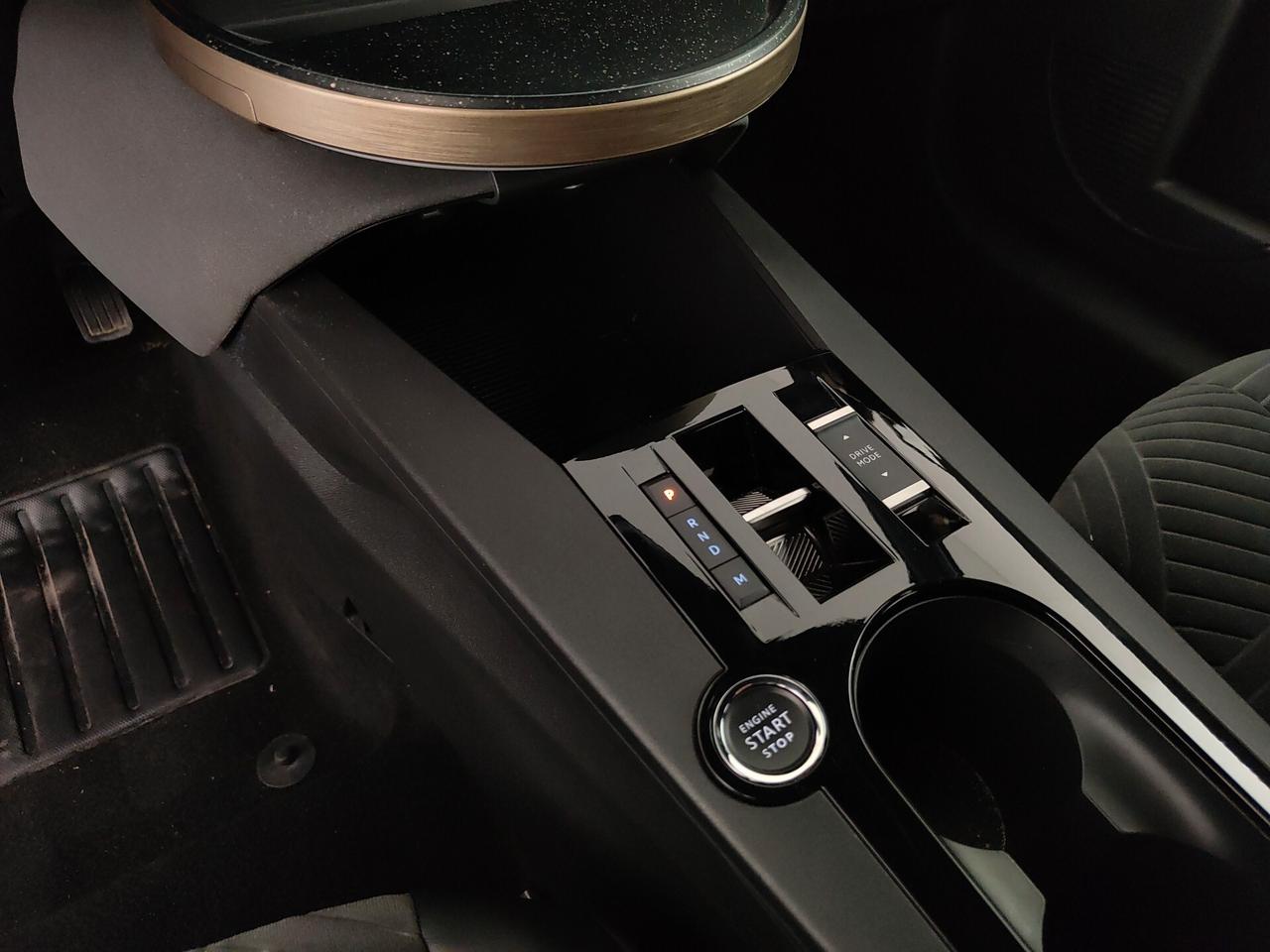 Lancia Ypsilon Hybrid e-DCT LX
