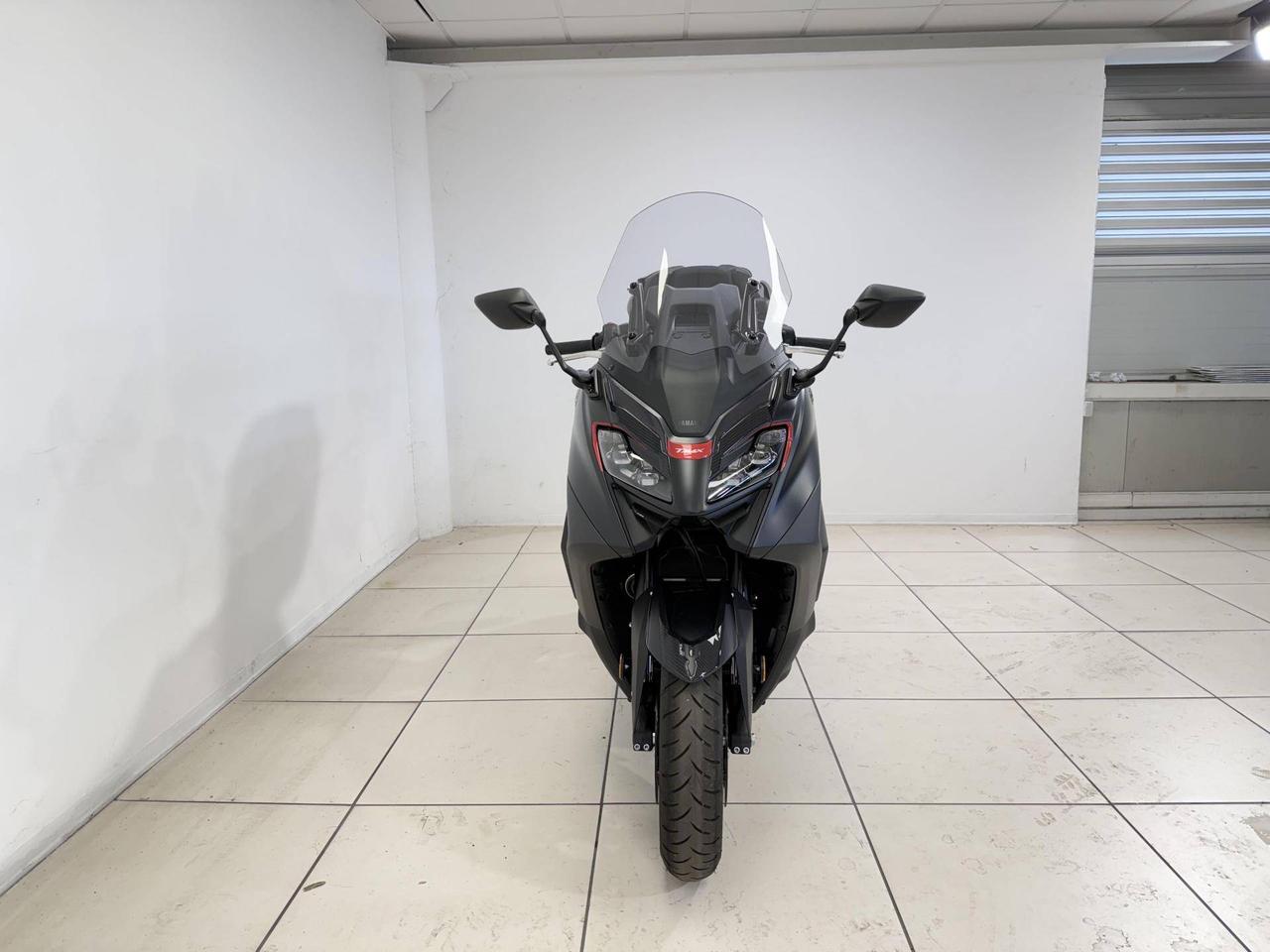 YAMAHA T-Max 560