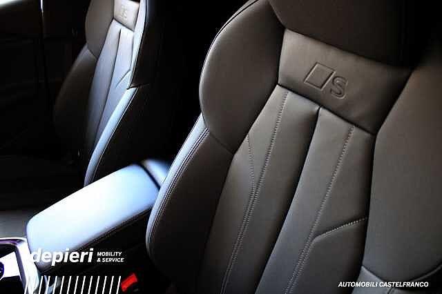 Audi Q5 TDi S tronic quattro Launch edition one mHEV+