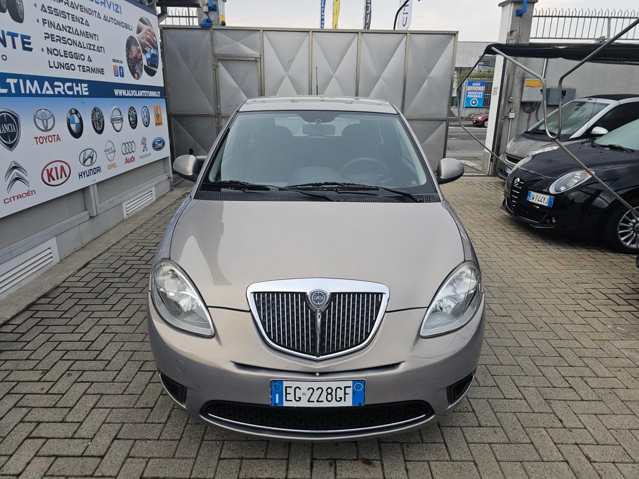 Lancia Ypsilon 1.2 69 CV Oro