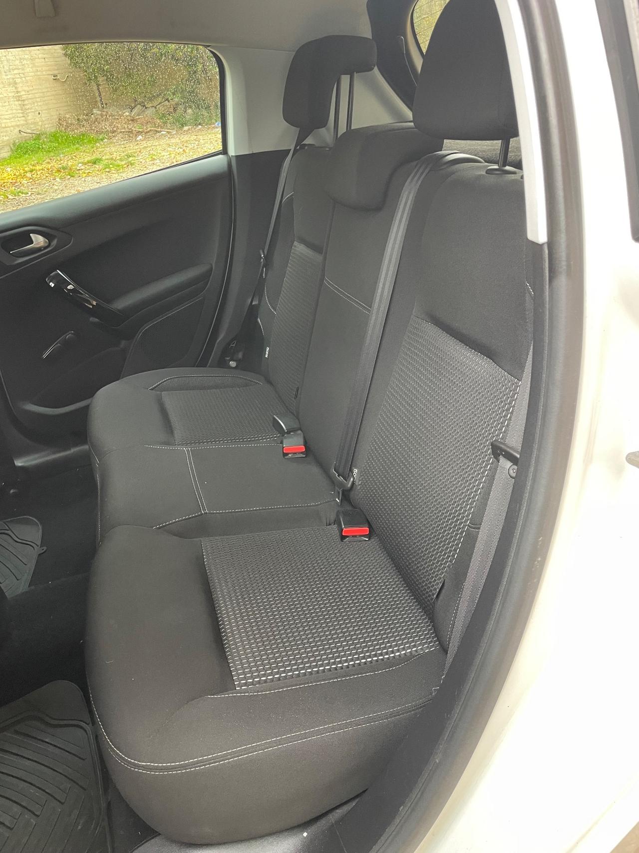 Peugeot 208 BlueHDi 75 5 porte Allure