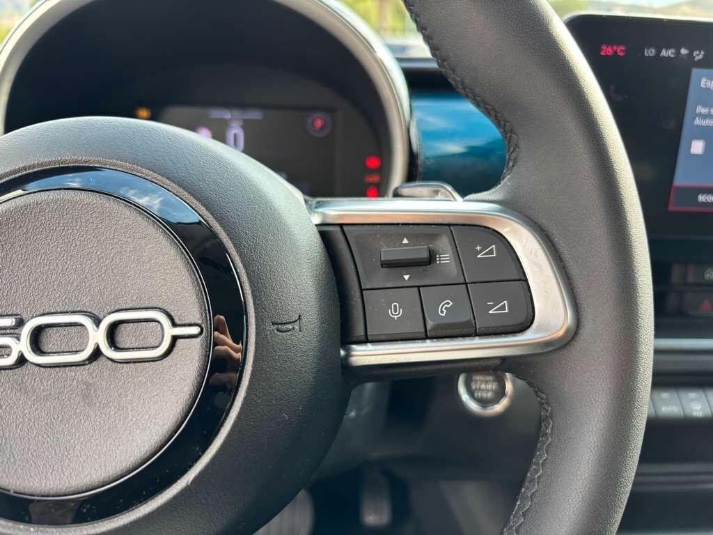 Fiat 600 Hybrid 110 CV DCT MHEV 2025 / KM 19.000 Tua a solo 215 Euro al mese