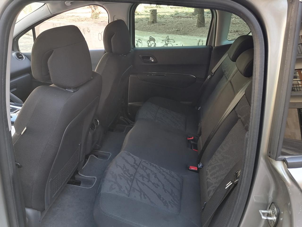 Peugeot 3008 1.6 e-HDi 112CV CAMBIO AUTOMATICO 2011