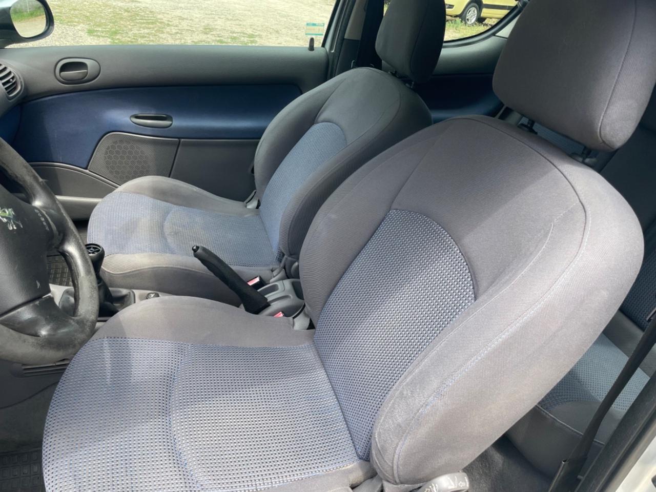 Peugeot 206 1.1 Benzina - Neopatentati