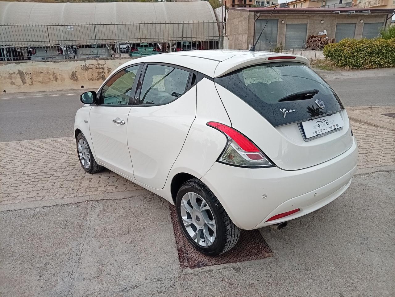 Lancia Ypsilon 1.2 69 CV 5 porte Gold