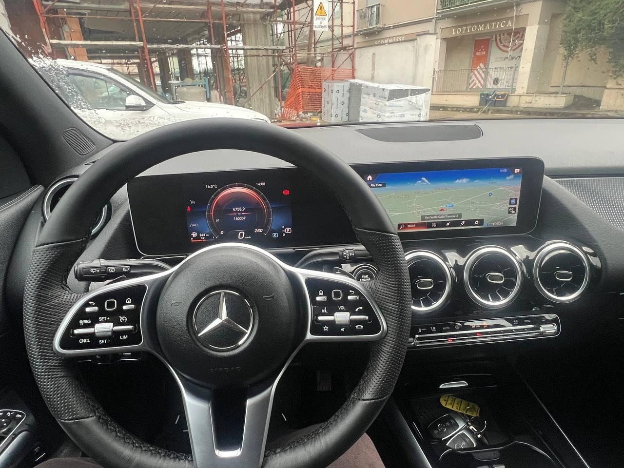 Mercedes-Benz GLA 200