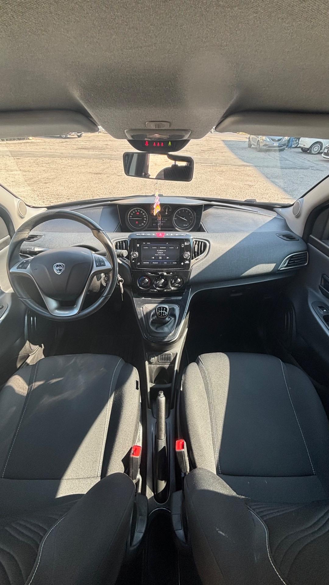 Lancia Ypsilon 1.0 FireFly 5 porte S&S Hybrid Gold Plus
