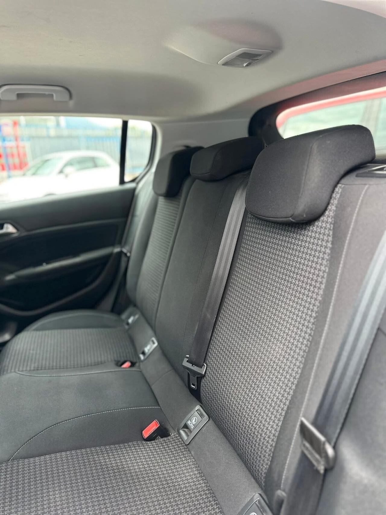 Peugeot 308 BlueHDi 100 S&S Business