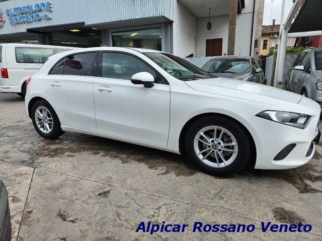 MERCEDES-BENZ A 180 d Automatic Premium