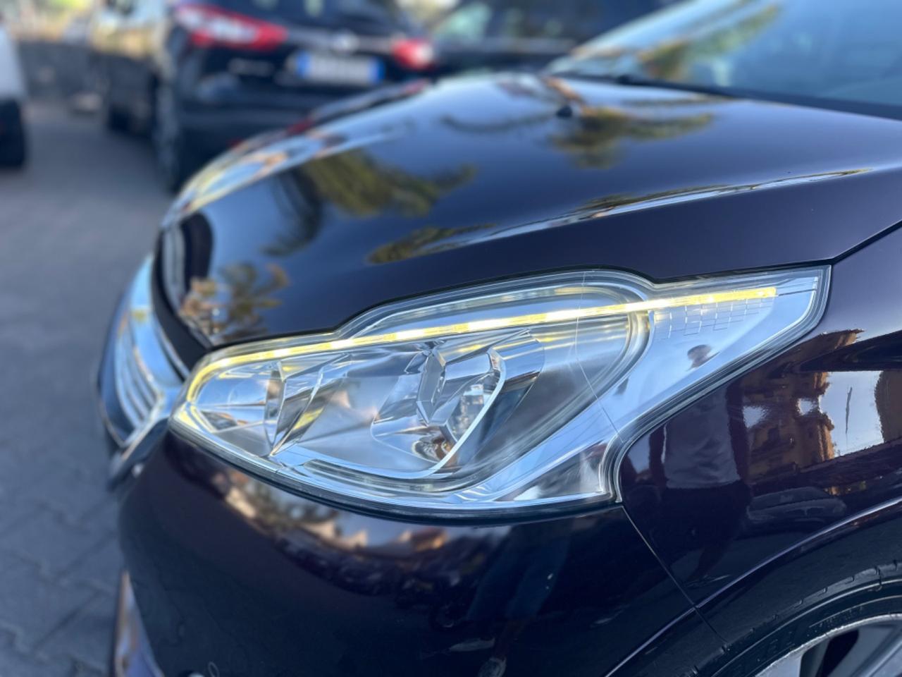 Peugeot 208 1.6 e-HDi 115 CV Stop&Start 3 porte XY