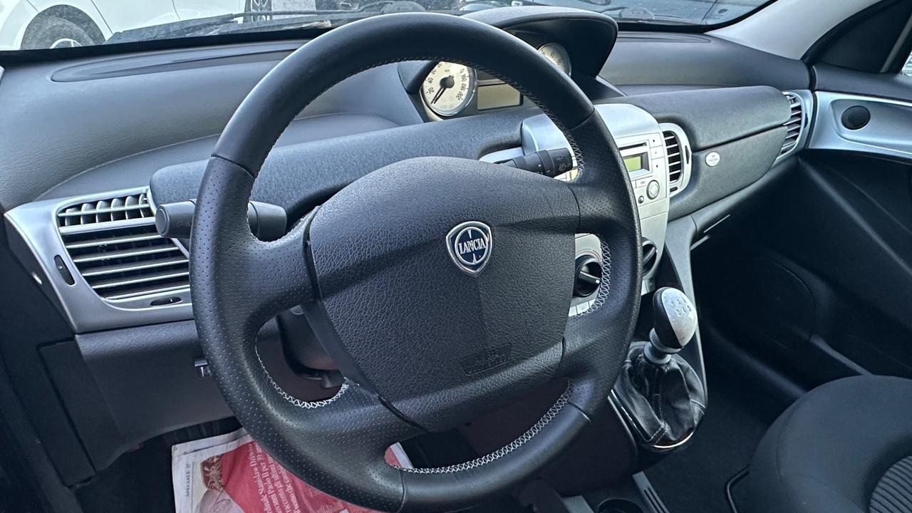 Lancia Ypsilon 1.2 Argento gpl scadenza 2029