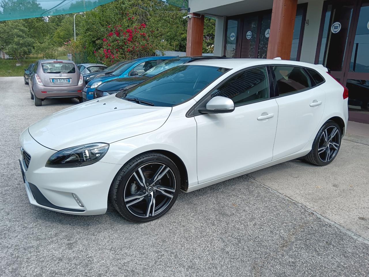 Volvo V40 2.0 D2 120CV R DESIGN NUOVISSIMA